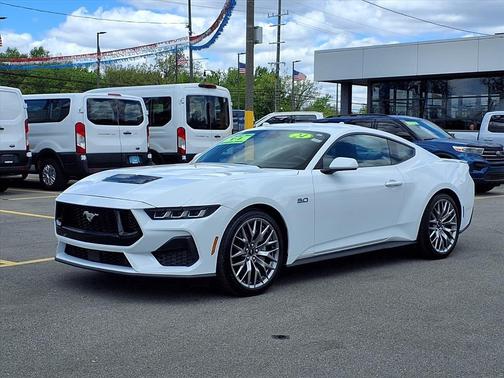 Oxford White 2024 Ford Mustang GT Premium