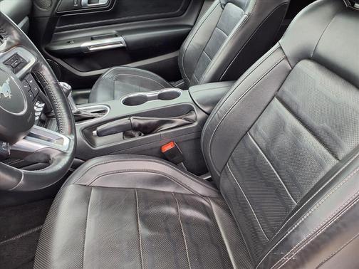 2022 Ford Mustang EcoBoost Premium