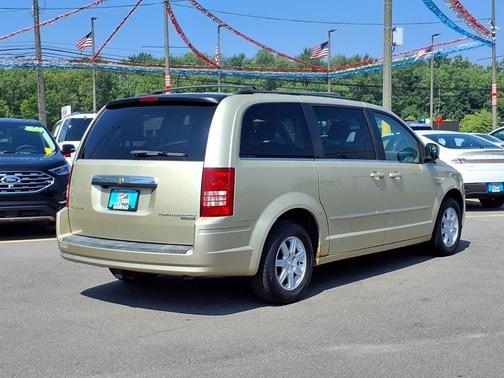 2010 Chrysler Town & Country Touring