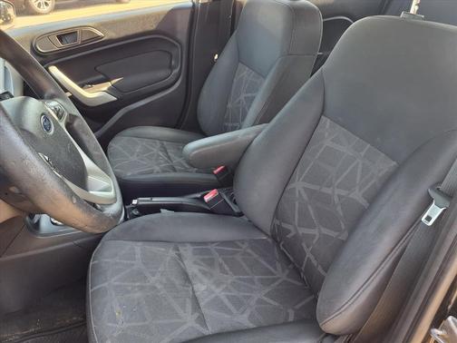 2013 Ford Fiesta SE