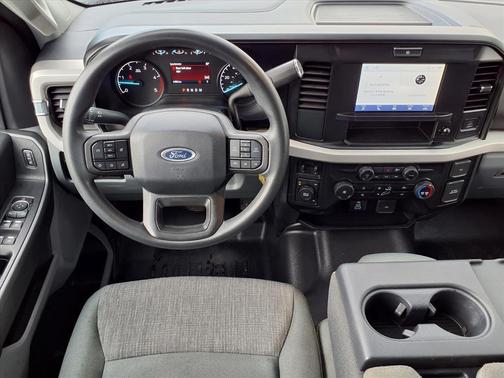 Oxford White 2025 Ford F-250 XLT
