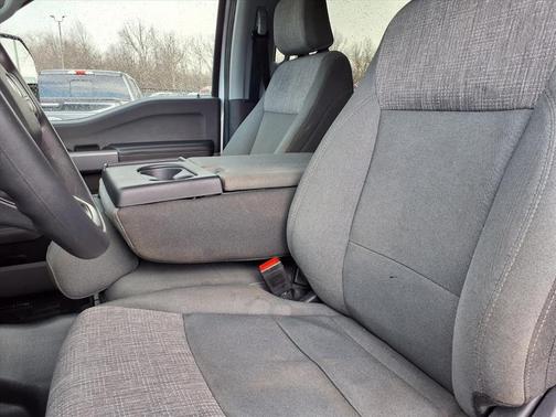 Oxford White 2025 Ford F-250 XLT