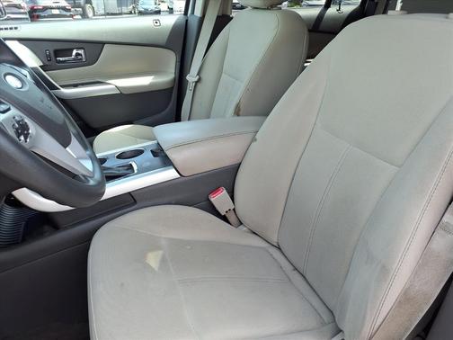 White Suede 2013 Ford Edge SE