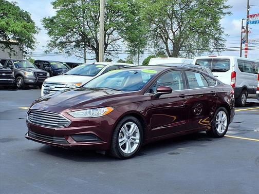 Red 2018 Ford Fusion SE