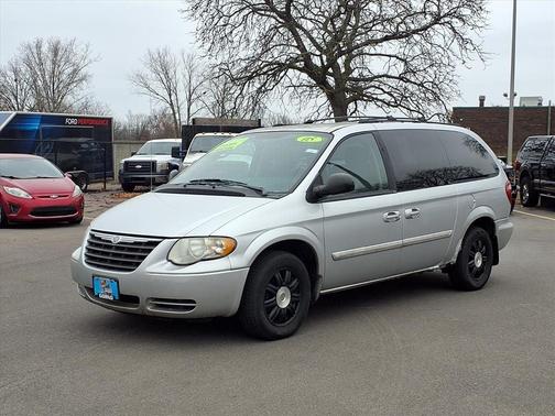 2005 Chrysler Town & Country Touring