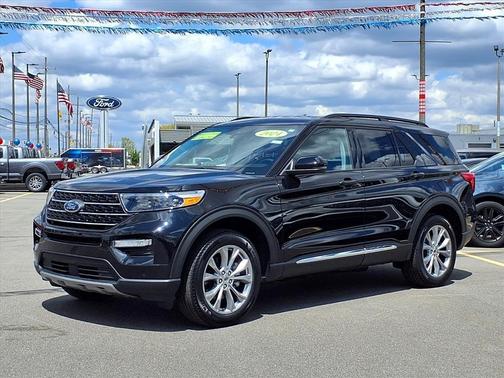 Agate Black Metallic 2024 Ford Explorer XLT