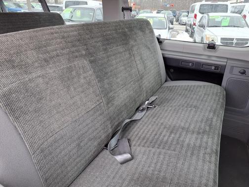 2004 Ford E350 Super Duty Base