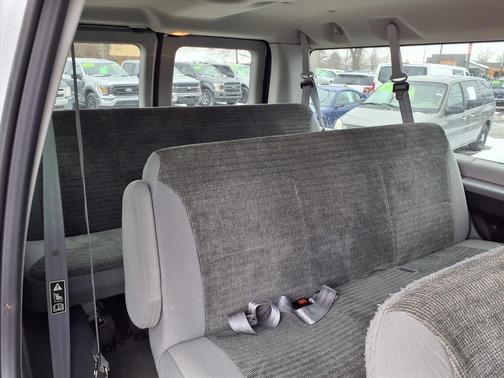 2004 Ford E350 Super Duty Base