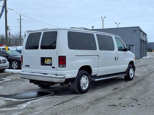 2004 Ford E350 Super Duty Base