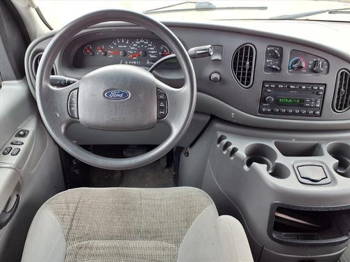 2004 Ford E350 Super Duty Base
