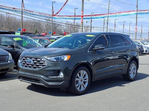 Forged Green Metallic 2024 Ford Edge Titanium