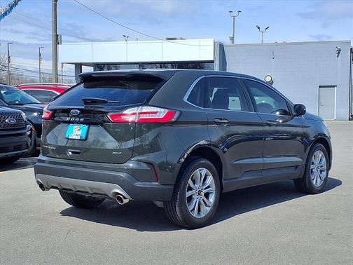 Forged Green Metallic 2024 Ford Edge Titanium