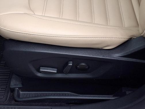Oxford White 2024 Ford Edge SEL