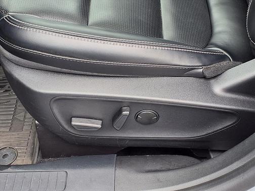 Iconic Silver Metallic 2024 Ford Escape Platinum
