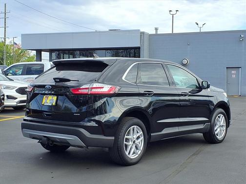 Agate Black Metallic 2024 Ford Edge SEL