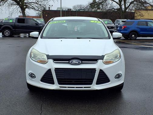 Oxford White 2014 Ford Focus SE