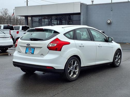 Oxford White 2014 Ford Focus SE