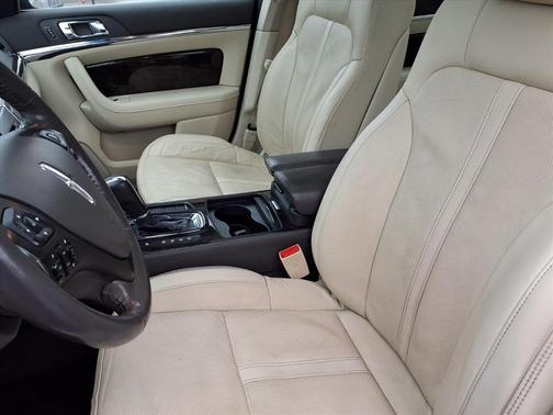 2015 Lincoln MKS Base