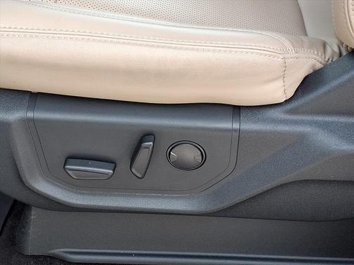 Iconic Silver Metallic 2022 Ford Expedition XLT