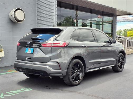 Carbonized Gray Metallic 2024 Ford Edge ST-Line