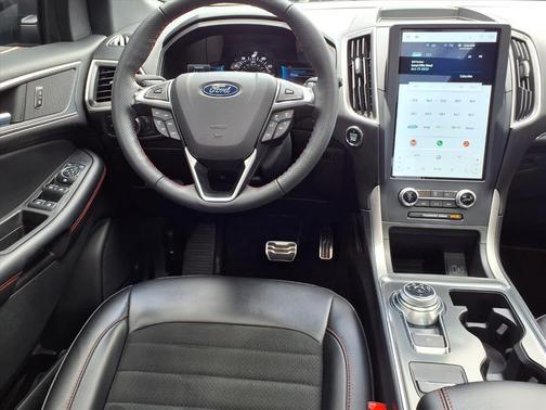 Carbonized Gray Metallic 2024 Ford Edge ST-Line