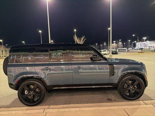 2024 Land Rover Defender 110 P400 X-Dynamic SE