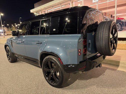 2024 Land Rover Defender 110 P400 X-Dynamic SE