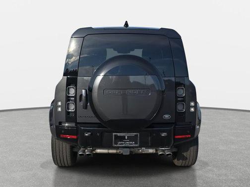 2023 Land Rover Defender 110 V8