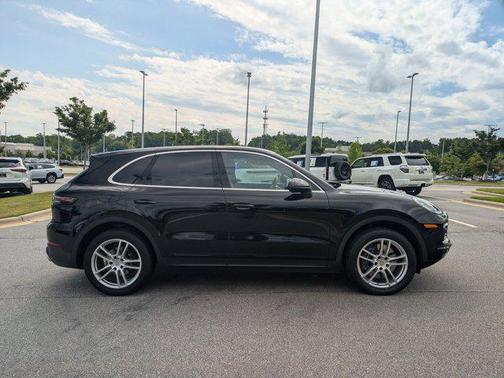2022 Porsche Cayenne Base