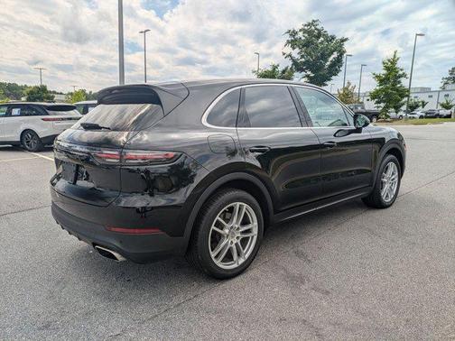 2022 Porsche Cayenne Base