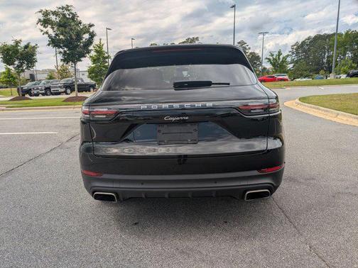 2022 Porsche Cayenne Base