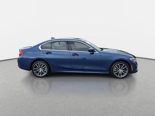 2022 BMW 330 330i