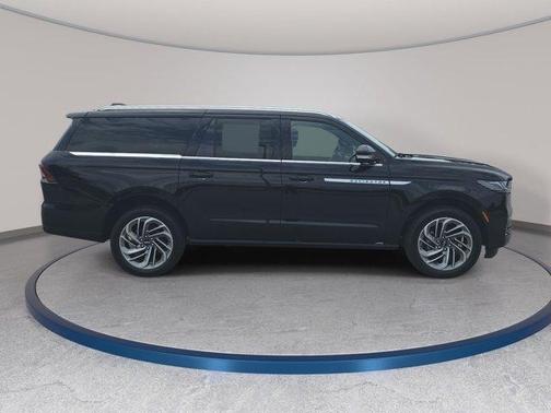 Black Metallic 2026 Lincoln Navigator L Reserve