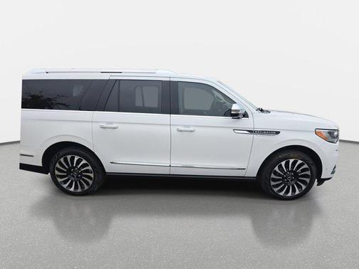 2022 Lincoln Navigator Black Label