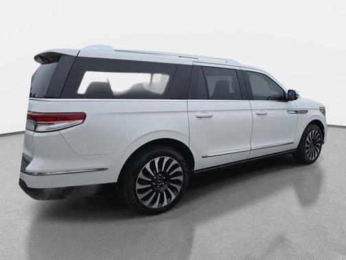 2022 Lincoln Navigator Black Label