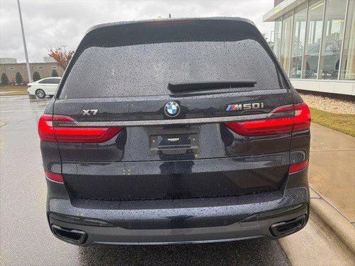 2022 BMW X7 M50i