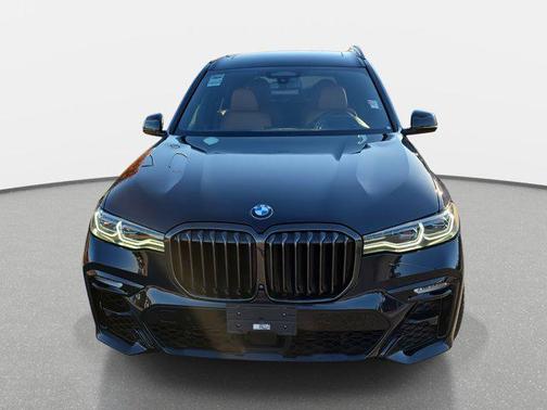2022 BMW X7 M50i