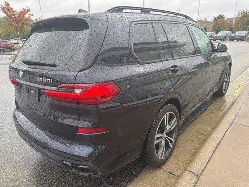 2022 BMW X7 M50i