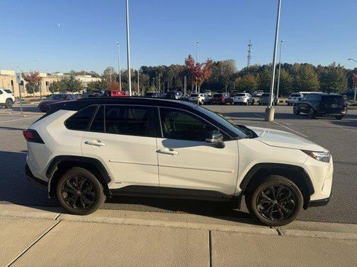 2024 Toyota RAV4 Hybrid SE