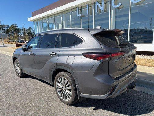 2024 Toyota Highlander Platinum