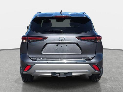 2024 Toyota Highlander Platinum