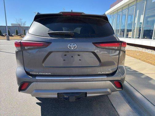 2024 Toyota Highlander Platinum