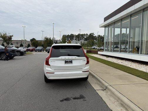 2024 Volvo XC90 B5 Core Bright Theme