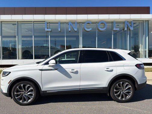 2022 Lincoln Nautilus Reserve