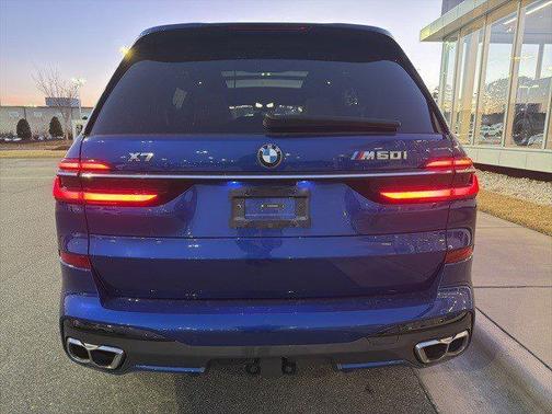 2025 BMW X7 M60i