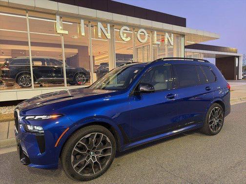 2025 BMW X7 M60i