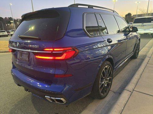 2025 BMW X7 M60i