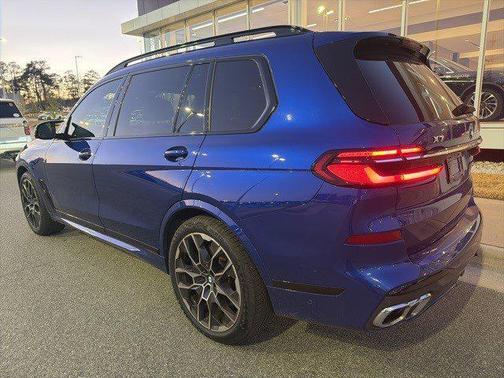 2025 BMW X7 M60i
