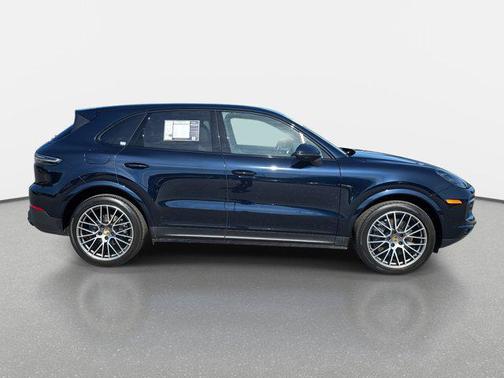 2022 Porsche Cayenne S