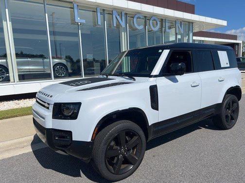 2023 Land Rover Defender 110 V8